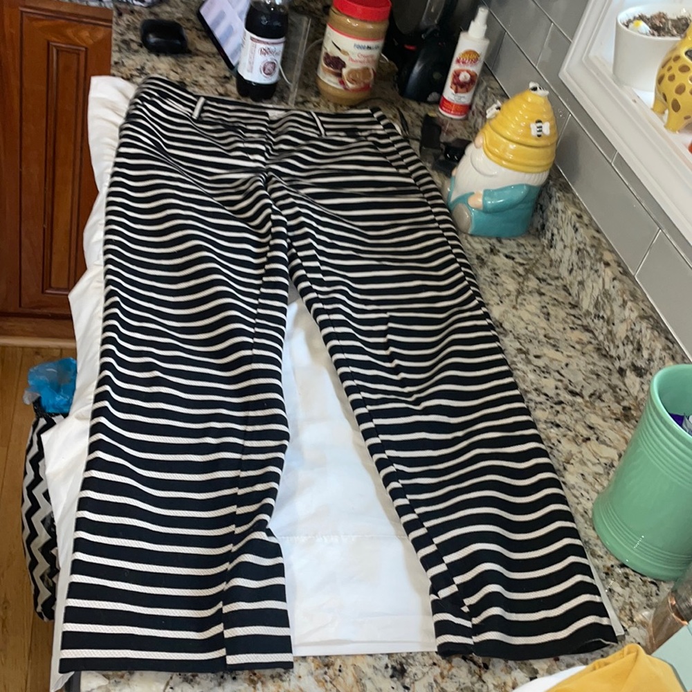 Ann Taylor loft Julie pants size 6t